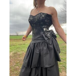 Vintage 80s Black Sweetheart Strapless Ruffles Bow Sequin Tiered Prom Dress SM